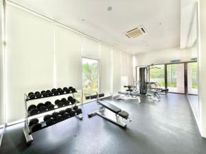 The fitness centre and/or fitness facilities at By The Sea, Penang
