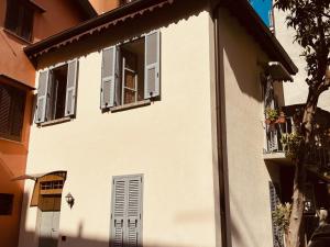 Το κτήριο όπου στεγάζεται  το διαμέρισμα