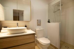 Phòng tắm tại Find Your Flow Retreat - Beautiful Home +33 ảnh