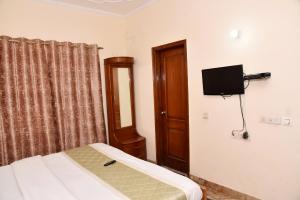 TV a/nebo společenská místnost v ubytování Hotel Sunshine + 34 fotografií