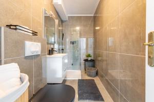 Ένα μπάνιο στο Master Road House +69 φωτογραφίες