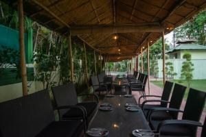 En restaurant eller et spisested på Shankars Motel The Royal Regalia, Bhopal