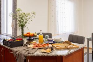 Comida en o cerca de este apartamento