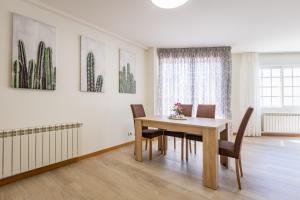 Imagen de la galería de Alojamientos Rías Baixas-Casa Lisi-Ribeira, en Ribeira