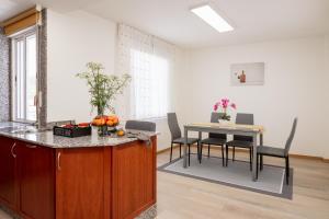 Imagen de la galería de Alojamientos Rías Baixas-Casa Lisi-Ribeira, en Ribeira