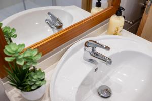 Un baño de Alojamientos Rías Baixas-Casa Lisi-Ribeira