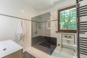 Kúpeľňa v ubytovaní Villa Joy 6, Emma Villas