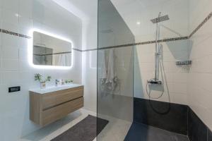 Kúpeľňa v ubytovaní Villa Joy 6, Emma Villas