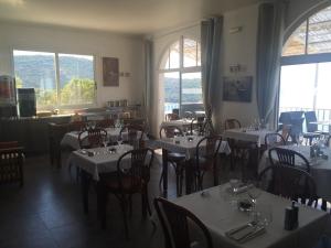 Un restaurant sau alt loc unde se poate mânca la Bel Mare