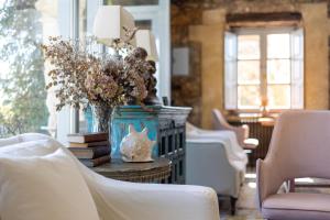 A seating area at Casona Las Cinco Calderas