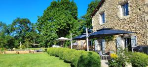 Κήπος έξω από το LE MOULIN DE LAUMET
