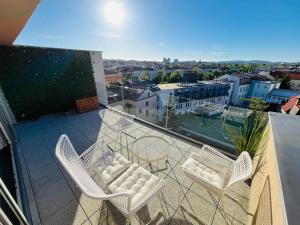 Balkón nebo terasa v ubytování Brno City Center Apartment with parking and a big terrace