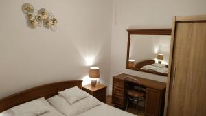 Ein Bett oder Betten in einem Zimmer der Unterkunft Rustic Home Maslenica