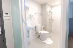 Ένα μπάνιο στο วัน บัดเจท ตาก แม่สอด One Budget Hotel Tak Maesot