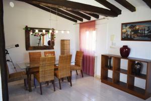 Et opholdsområde på Anacasa Villa Montgo Perelloner CH4316