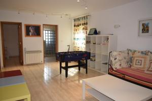 Et opholdsområde på Anacasa Villa Montgo Perelloner CH4316 + 35 billeder