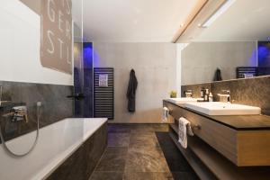 Η κουζίνα ή μικρή κουζίνα στο DAS GERSTL Alpine Retreat