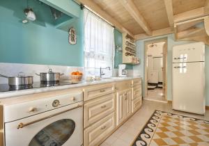 Kuchyňa alebo kuchynka v ubytovaní Orelia Cretan Deluxe Apartments