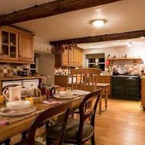 Gallery image of Bridge Farmhouse Self Catering Sleeps 8-10 Hot Tub Pet friendly in Michaelchurch Escley