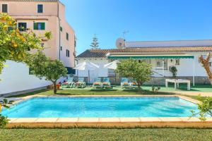 Bazén v ubytování Villa Montemar by Villa Plus nebo v jeho okolí