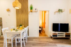 TV a/nebo společenská místnost v ubytování Apartment Bunaca