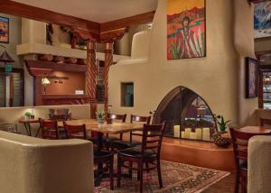 Hilton Tapestry Collection, Hotel Don Fernando De Taos的休息区