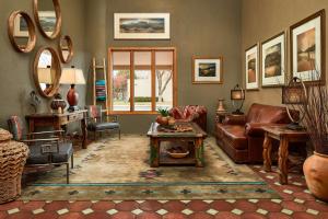 Hilton Tapestry Collection, Hotel Don Fernando De Taos的休息区