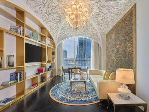 Raffles Doha tesisinde bir televizyon ve/veya eğlence merkezi