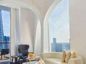 Raffles Doha tesisinde bir oturma alanı