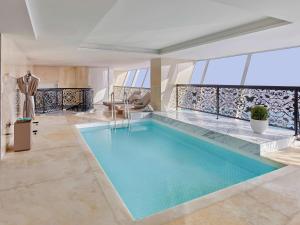 Raffles Doha tesisinde veya buraya yakın yüzme havuzu