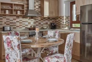 Kuchyňa alebo kuchynka v ubytovaní Orelia Cretan Deluxe Apartments
