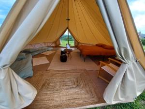 Posezení v ubytování Tipi du petit villers