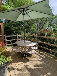 Balkón nebo terasa v ubytování Chalet La clef des champs - Vue Imprenable - Piscine