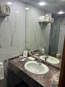 Et badeværelse på El Sheikh Suites Hotel