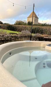 Gallery image of Bridge Farmhouse Self Catering Sleeps 8-10 Hot Tub Pet friendly in Michaelchurch Escley