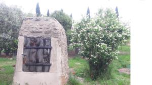 Ogród w obiekcie OUSTAOU DU GAYET gîte de charme avec piscine privée