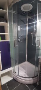 Koupelna v ubytování Appartement Duplex 4-5 pers En plein centre, classé 2 étoiles