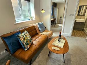Imagine din galeria proprietății Pass the Keys Flat 3 · Stylish Modern Apt with Patio în Telford