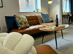 Imagine din galeria proprietății Pass the Keys Flat 3 · Stylish Modern Apt with Patio în Telford