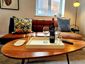 Imagine din galeria proprietății Pass the Keys Flat 3 · Stylish Modern Apt with Patio în Telford