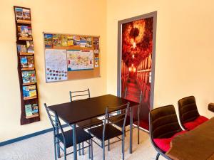 Fotografie z fotogalerie ubytování 3-Star Tourism Rated Holiday Home with Air Con and Private Heated Pool - 45 Mins from Sarlat v destinaci Capdrot
