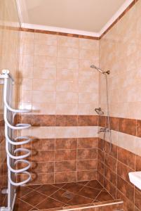 Koupelna v ubytování Makotel Apartmanház