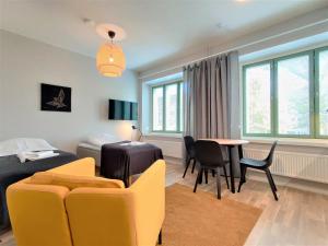 Χώρος καθιστικού στο Forenom Serviced Apartments Kuopio