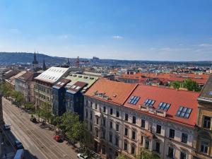 Nespecifikovaný výhled na destinaci Praha nebo výhled na město při pohledu z hotelu + 37 fotografií