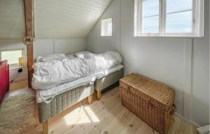 Ένα ή περισσότερα κρεβάτια σε δωμάτιο στο 1 Bedroom Awesome Home In Horred +8 φωτογραφίες