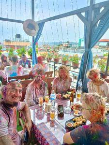 Gasten van Yog Hostel- Rooftop Yoga & Backpacker Social Stay in Thamel, Kathamndu