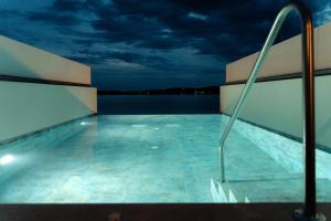 Bazén v ubytování Limanaki Hotel nebo v jeho okolí