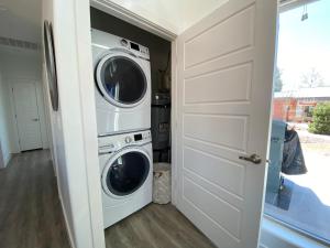 Foto sihtkohas Kanab asuva majutusasutuse Timber & Tin E 2Bed 2Bath w Pool & Rooftop Deck galeriist
