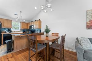 Dapur atau dapur kecil di Heavenly Hideaway Condo