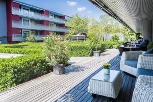 Vrt pred nastanitvijo Senevita Residenz & Apartments Muri bei Bern